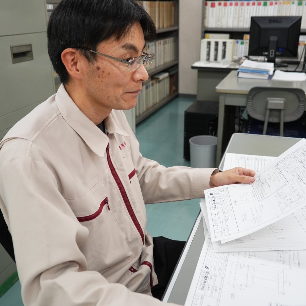 設計部電源設計　Hさん写真２